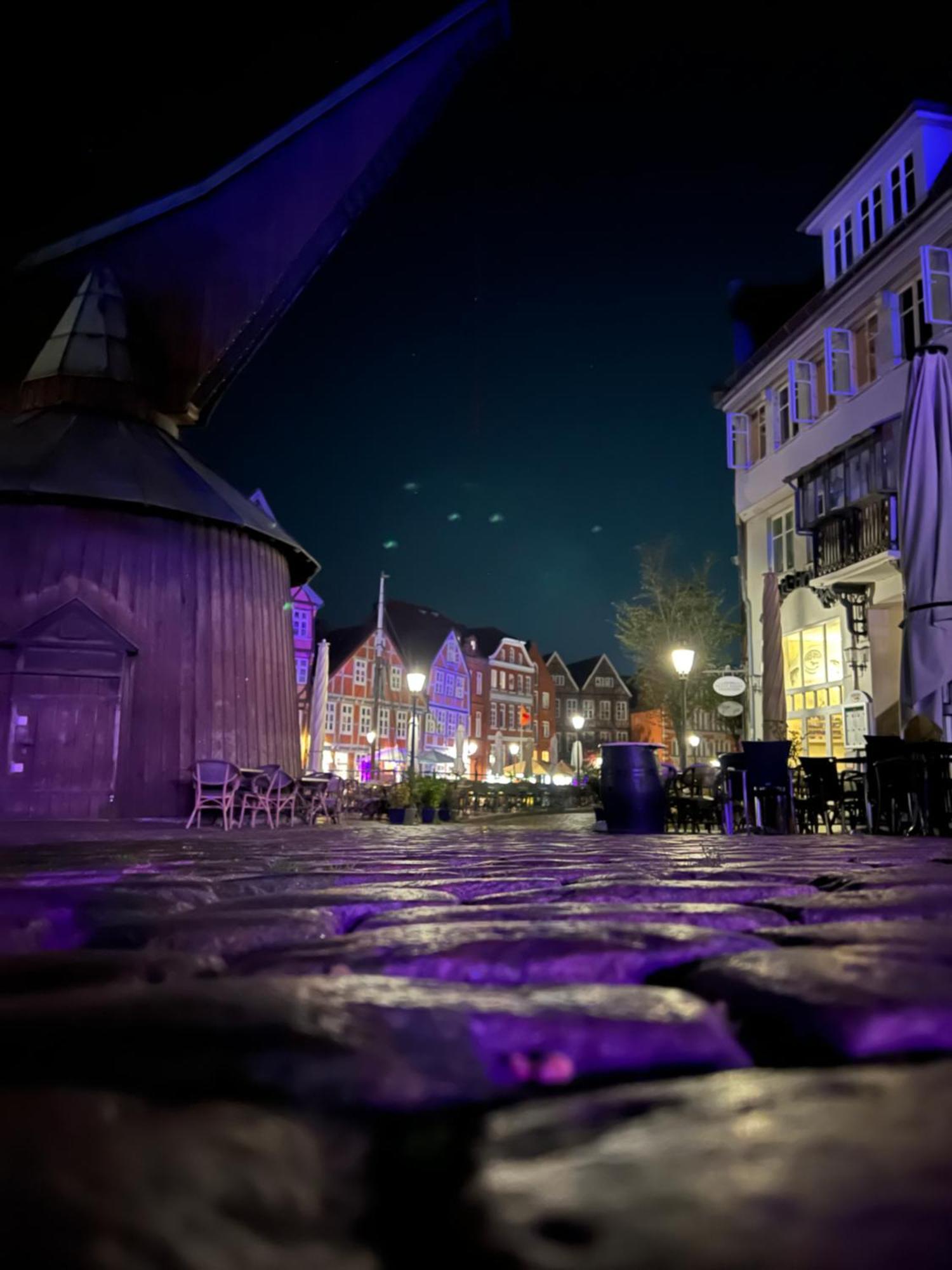 Moderne 2-Zimmer Wohnung! Wlan Und Netflix Inklusive! Zentral Gelegen In Der Historischen Altstadt! Stade Luaran gambar