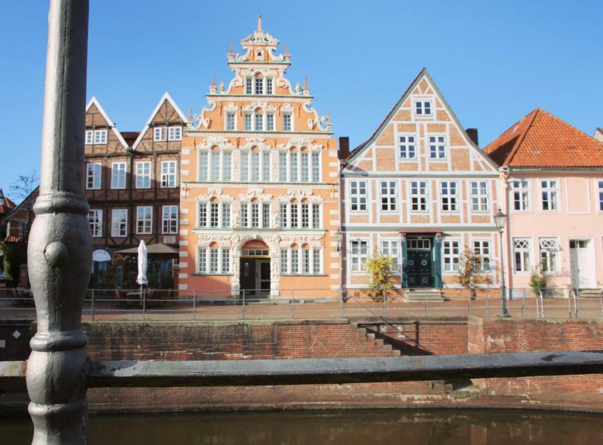 Moderne 2-Zimmer Wohnung! Wlan Und Netflix Inklusive! Zentral Gelegen In Der Historischen Altstadt! Stade Luaran gambar